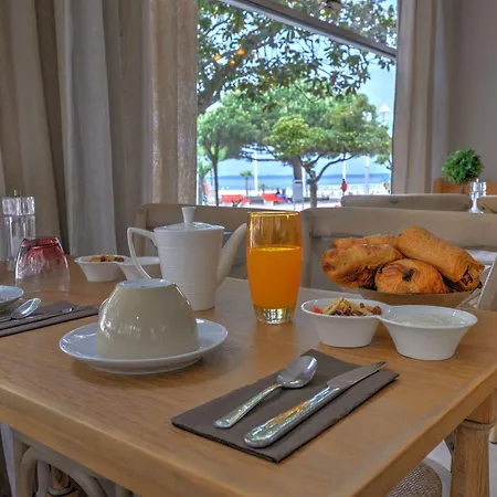 Grand Richelieu Hotel